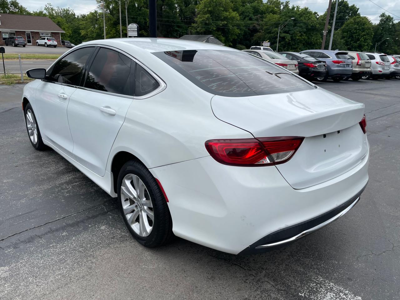 2015 Chrysler 200 Limited vin: 1C3CCCABXFN653408