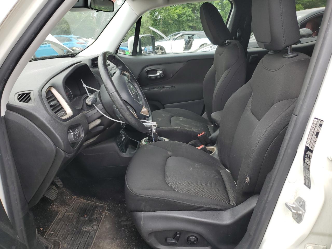 ZACCJABT7FPB86355 2015 Jeep Renegade Latitude