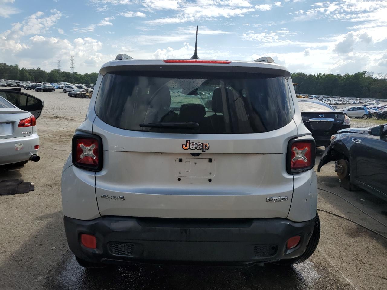 ZACCJBBT8FPB50647 2015 Jeep Renegade Latitude