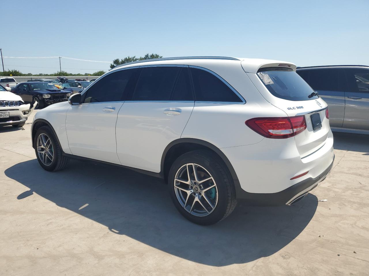 2019 Mercedes-Benz Glc 300 vin: WDC0G4JB1KV126340