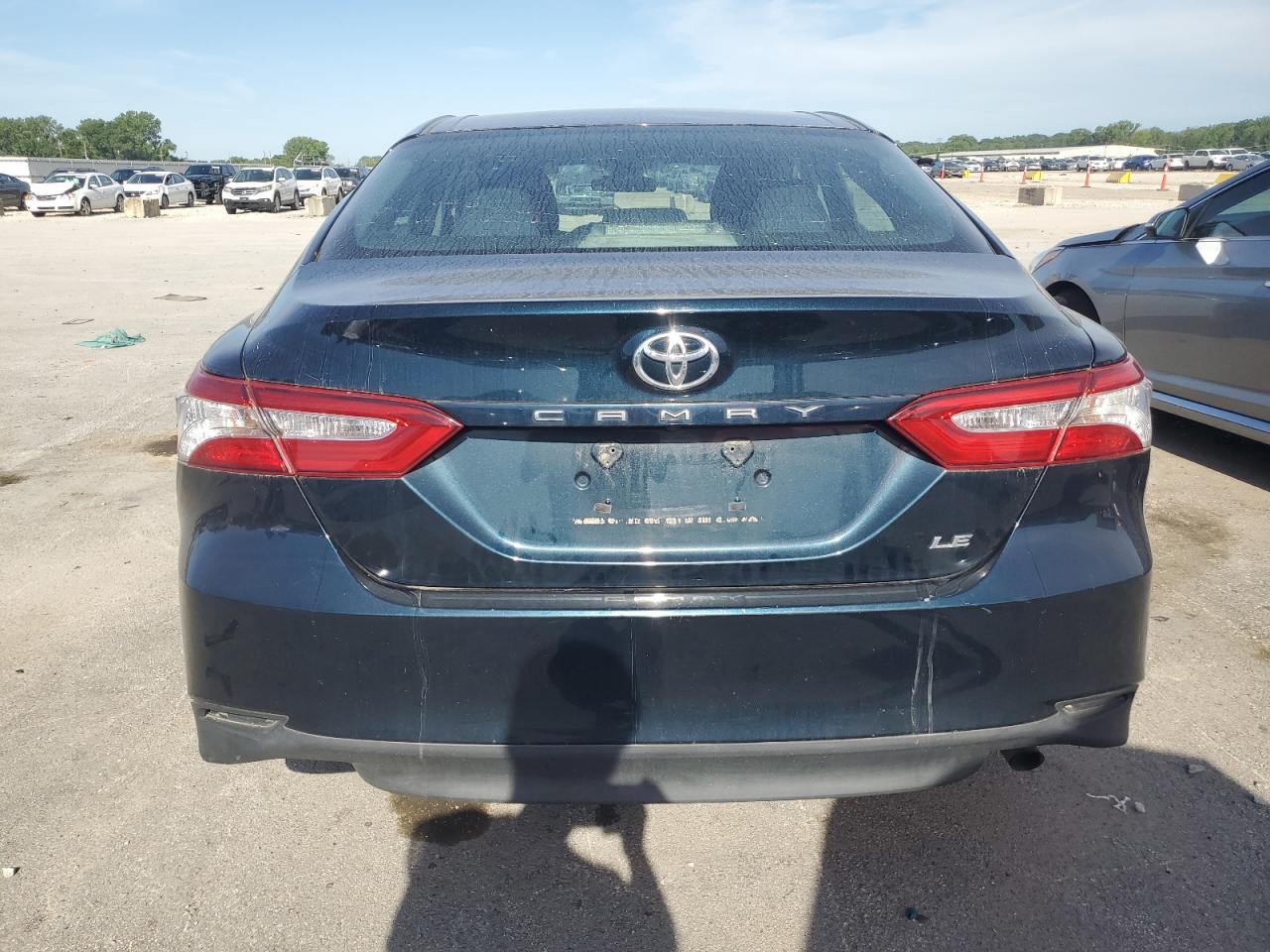 2018 Toyota Camry L vin: 4T1B11HK7JU626023