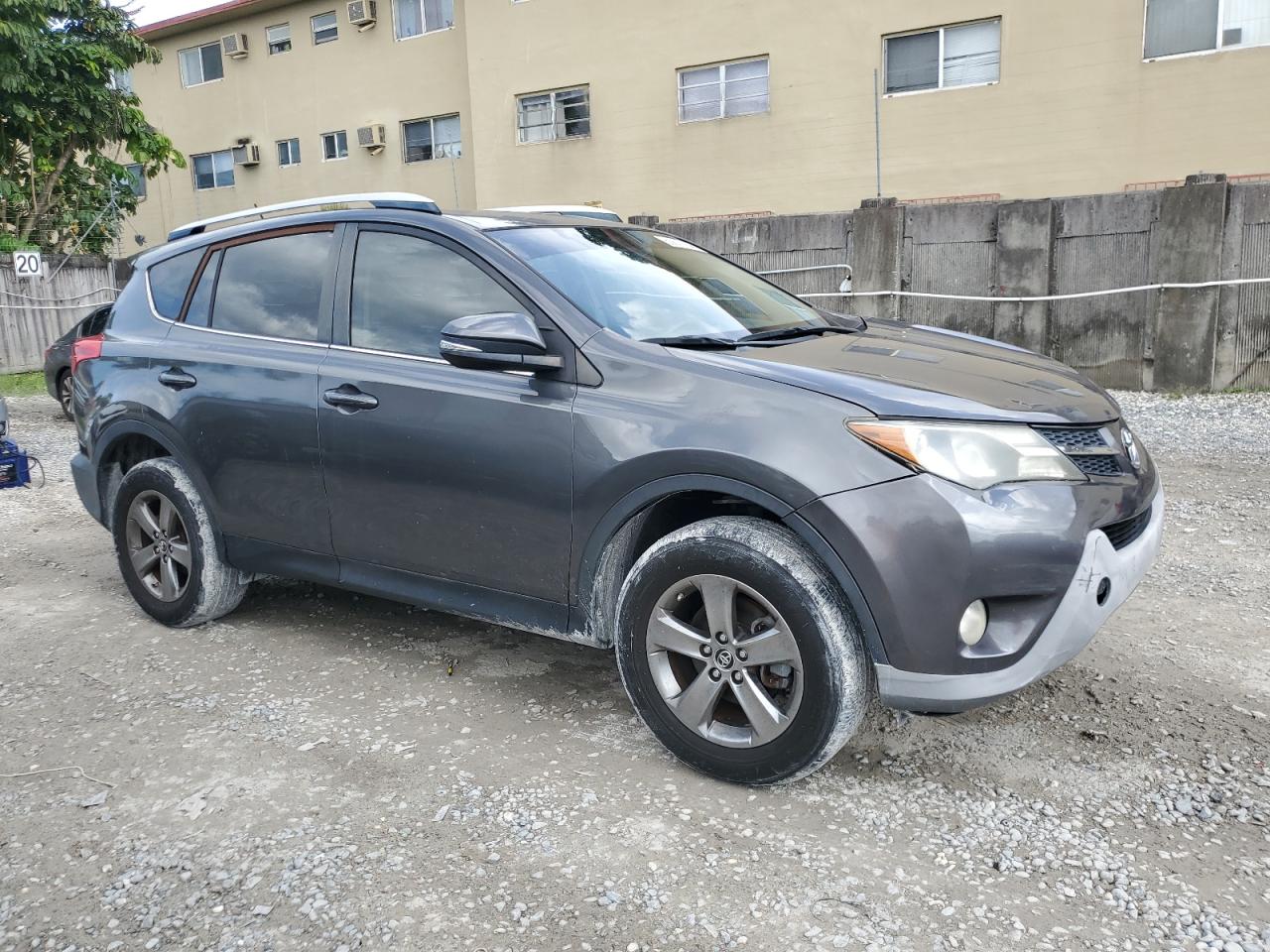 2015 Toyota Rav4 Xle vin: JTMWFREV3FJ027066