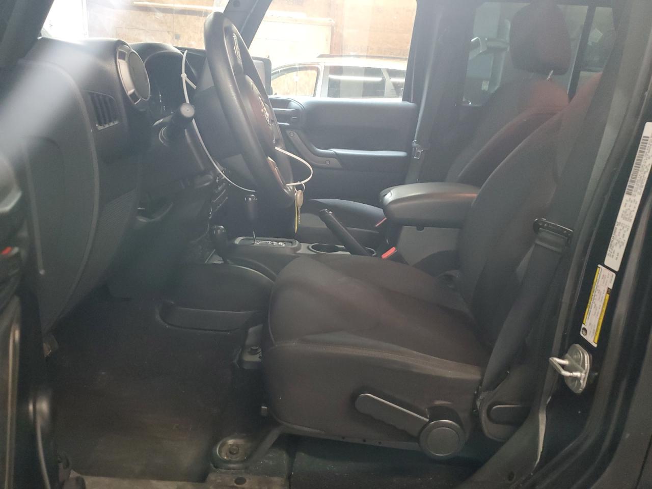 1C4BJWDG0DL641900 2013 Jeep Wrangler Unlimited Sport