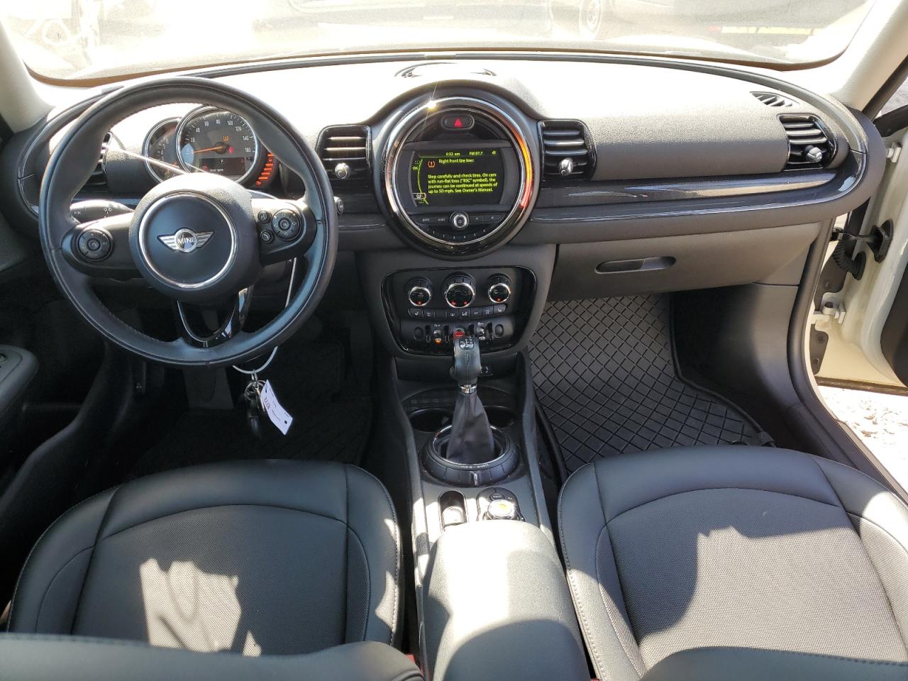 WMWLN5C33H2E33703 2017 Mini Cooper Clubman