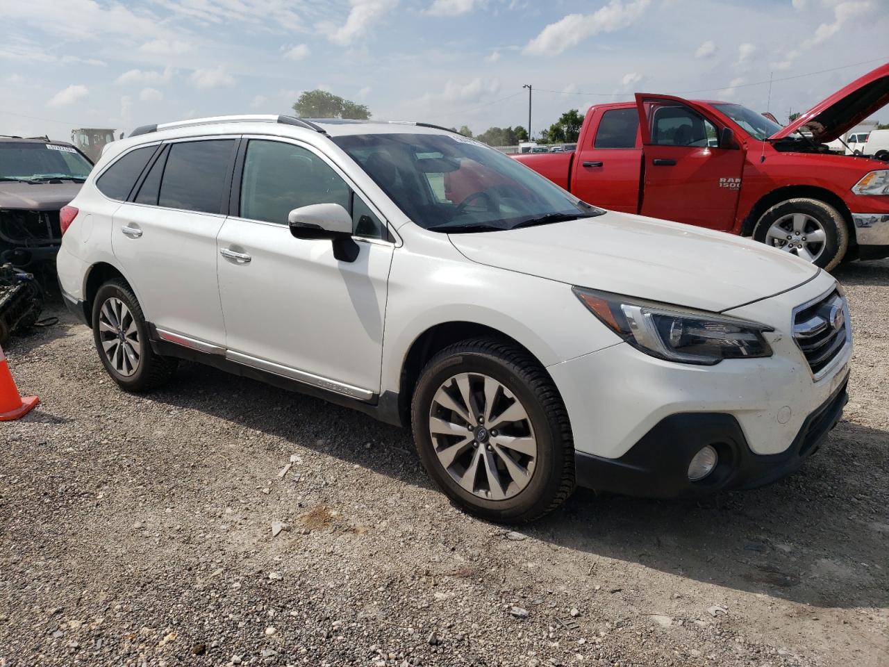 2019 Subaru Outback Touring vin: 4S4BSETC5K3294675