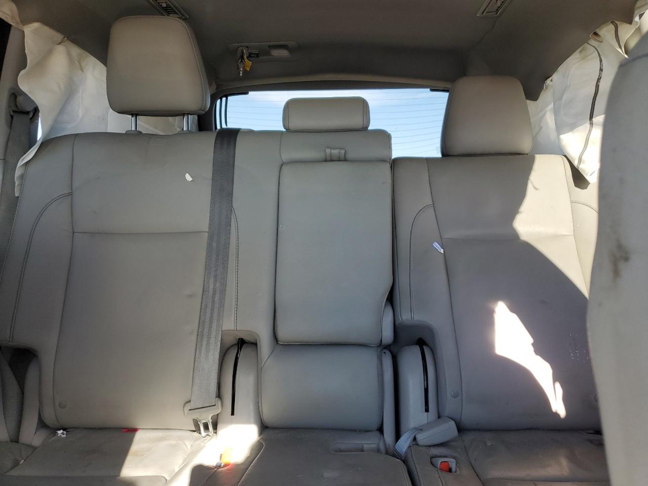 5TDKKRFH4GS503784 2016 Toyota Highlander Xle