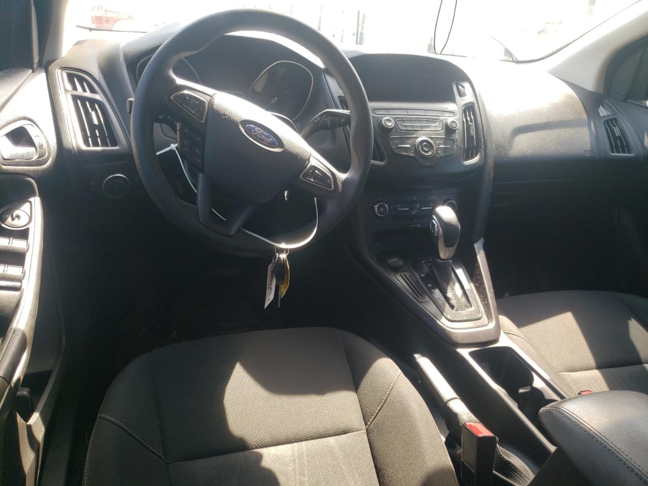 1FADP3F2XJL269362 2018 Ford Focus Se