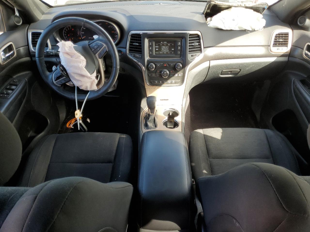 1C4RJEAG3HC669158 2017 Jeep Grand Cherokee Laredo