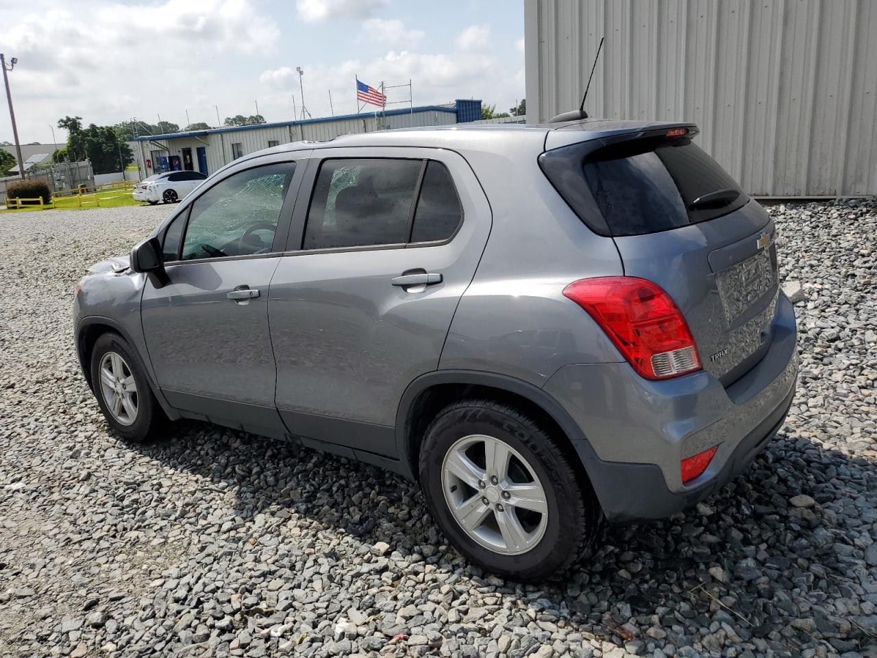 Lot #2921345836 2020 CHEVROLET TRAX LS