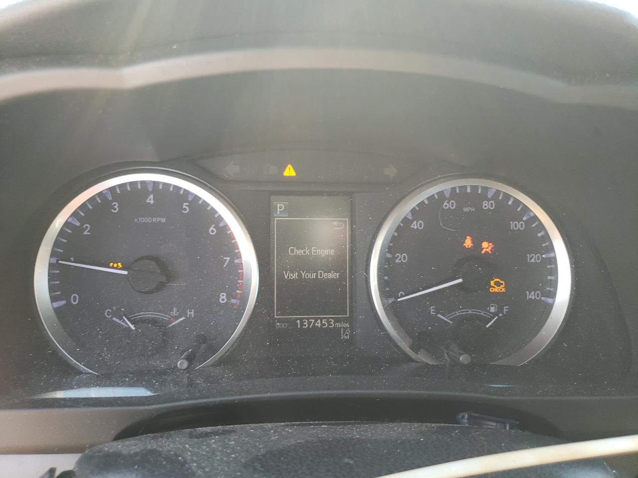 5TDZARFH9KS044214 2019 Toyota Highlander Le