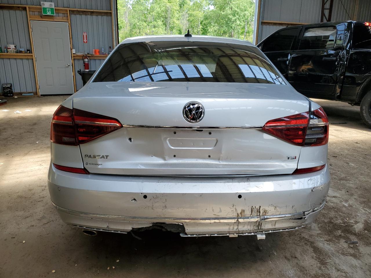 1VWBA7A38JC045871 2018 Volkswagen Passat Se
