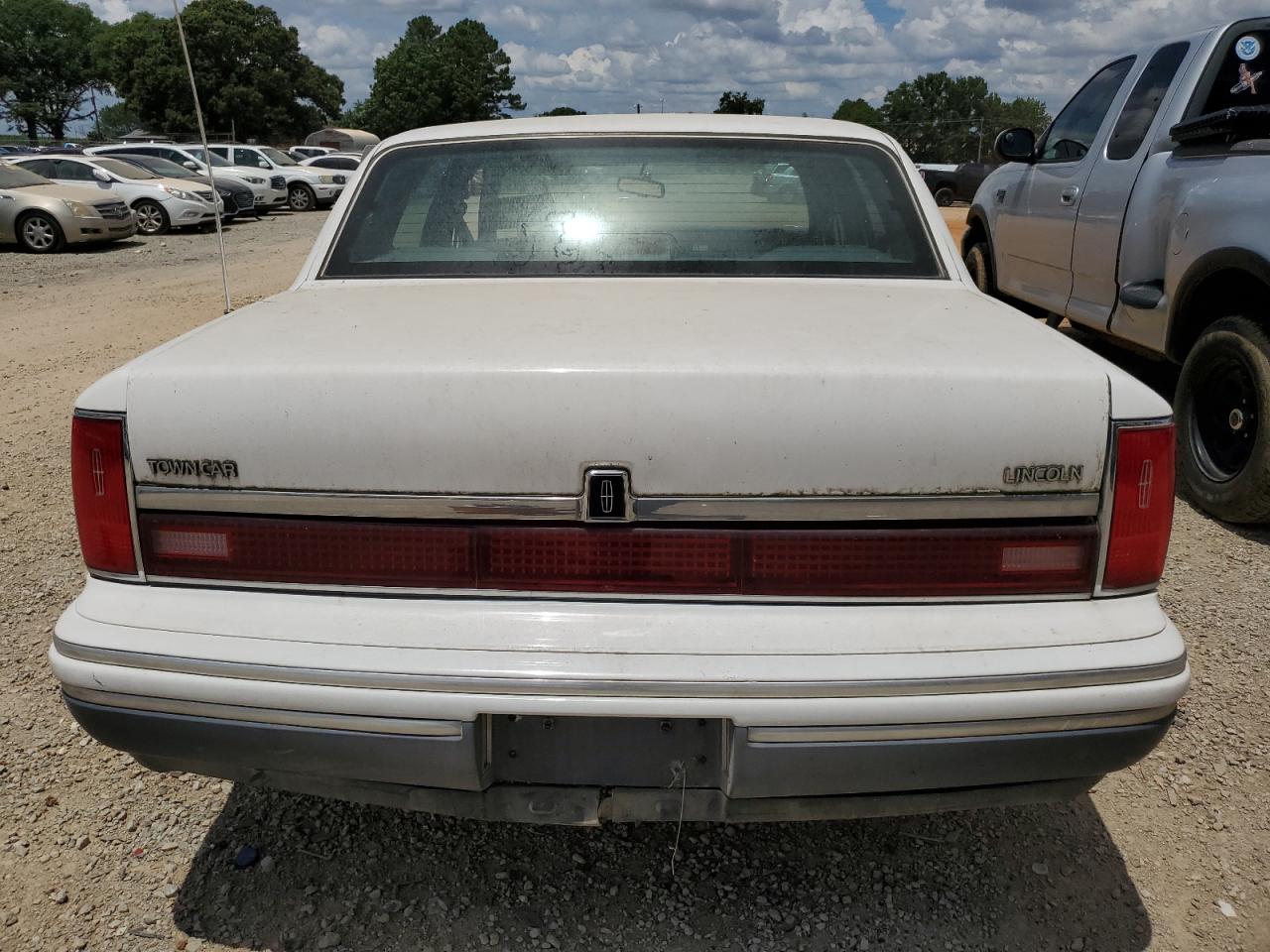 Lot #2976764773 1994 LINCOLN TOWN CAR S