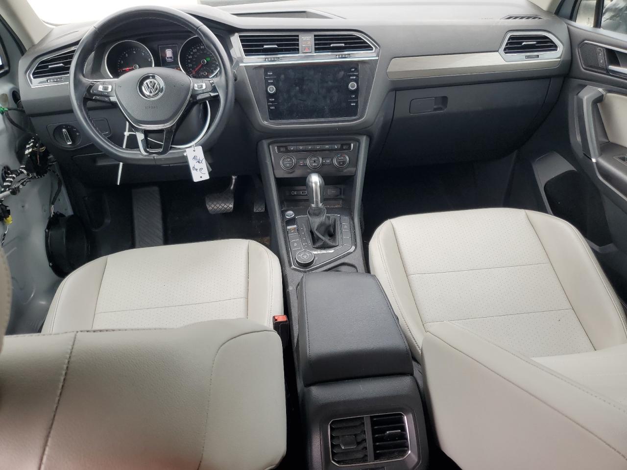 3VV2B7AX5JM053784 2018 Volkswagen Tiguan Se