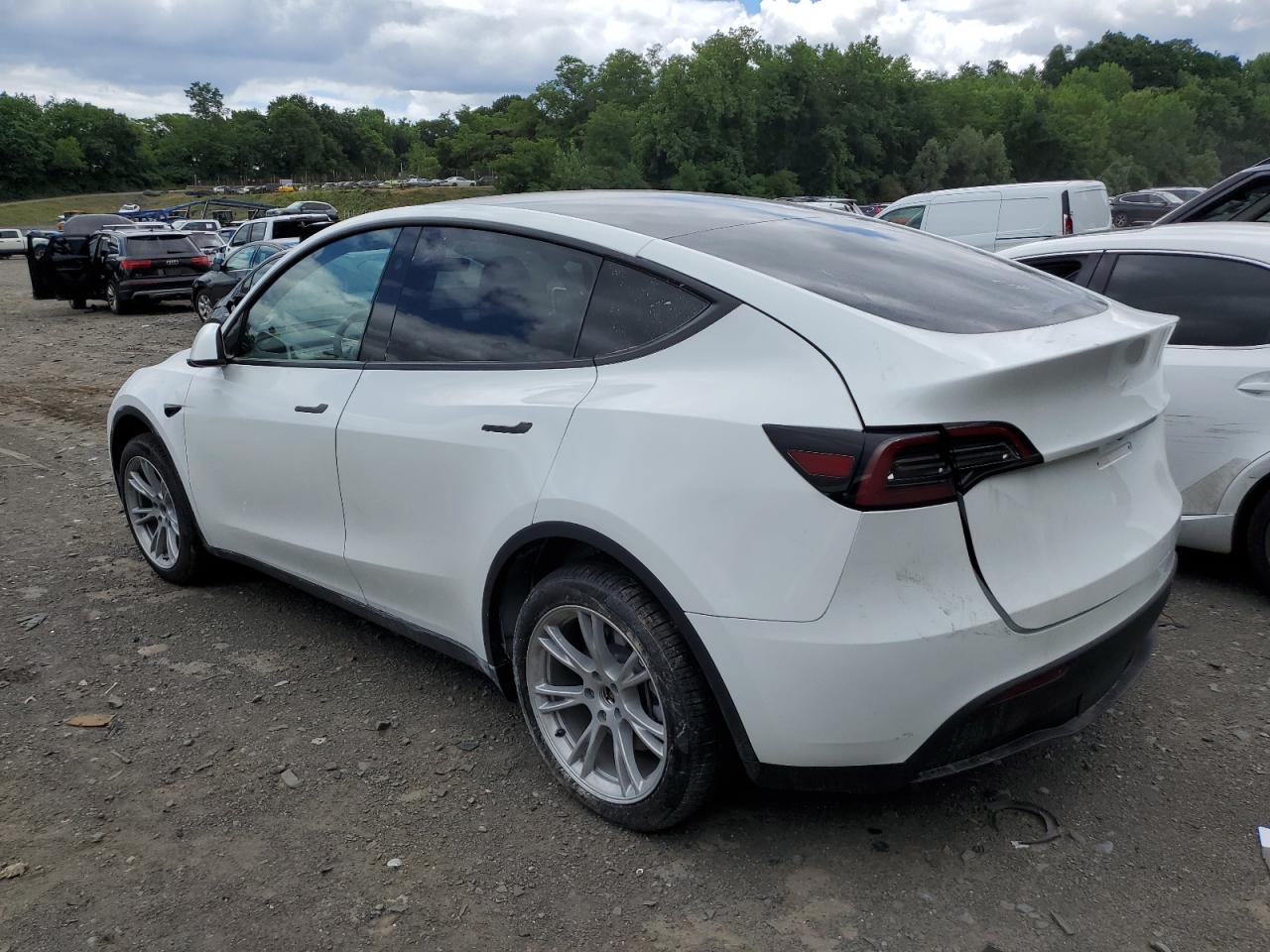 7SAYGDEE1PA177260 2023 Tesla Model Y