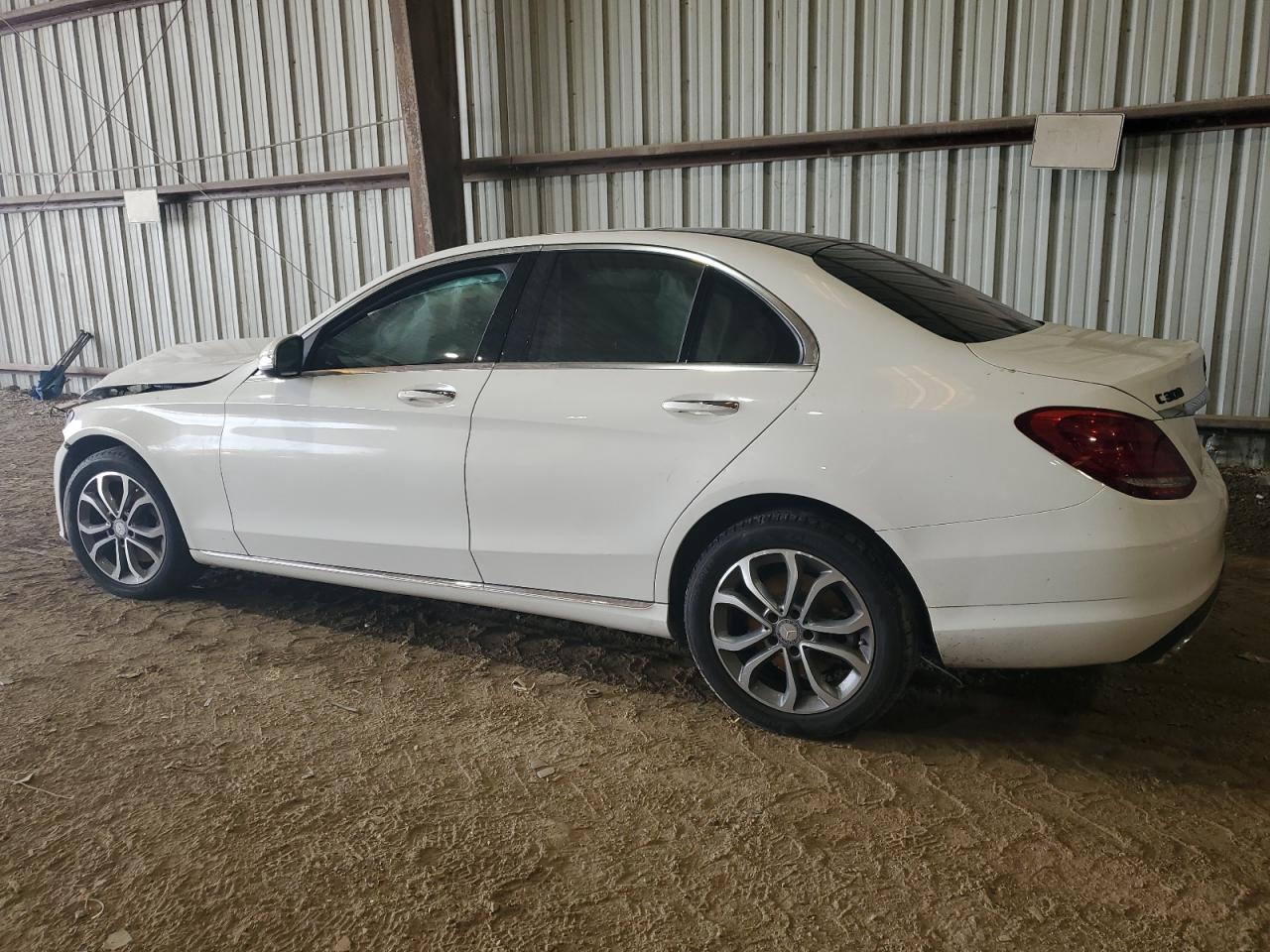 2015 Mercedes-Benz C 300 4Matic vin: 55SWF4KB4FU039133