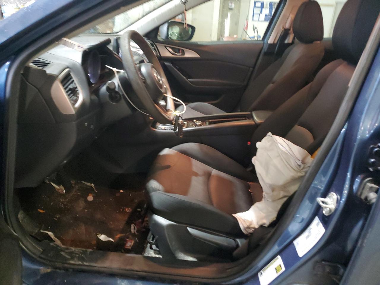 3MZBN1K72JM263600 2018 Mazda 3 Sport