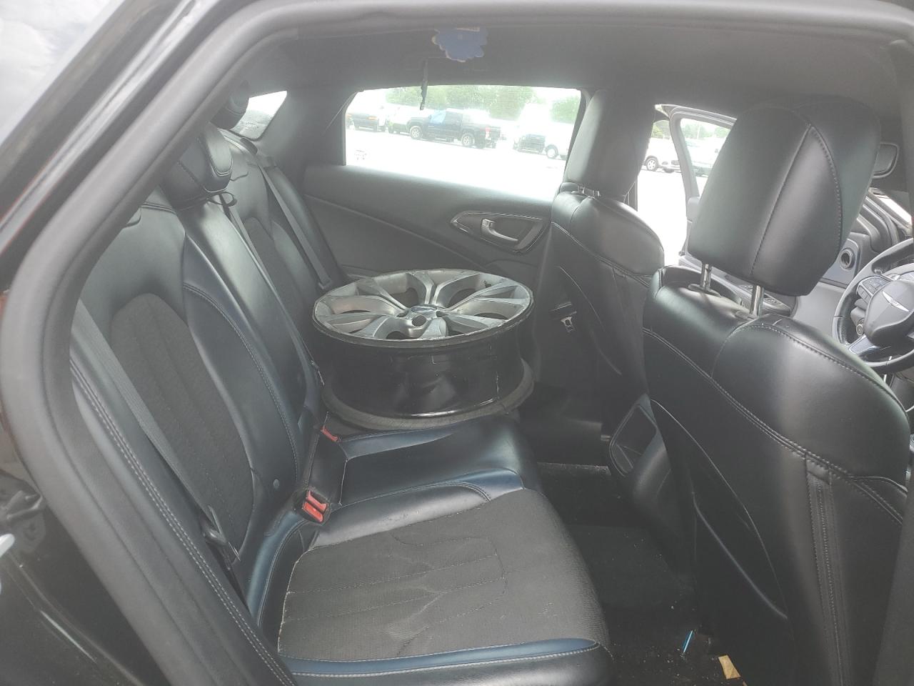 1C3CCCBG4FN690111 2015 Chrysler 200 S