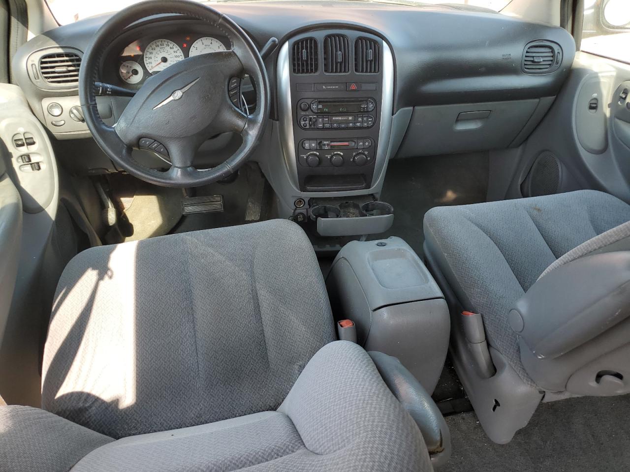 2C4GP54L45R213820 2005 Chrysler Town & Country Touring