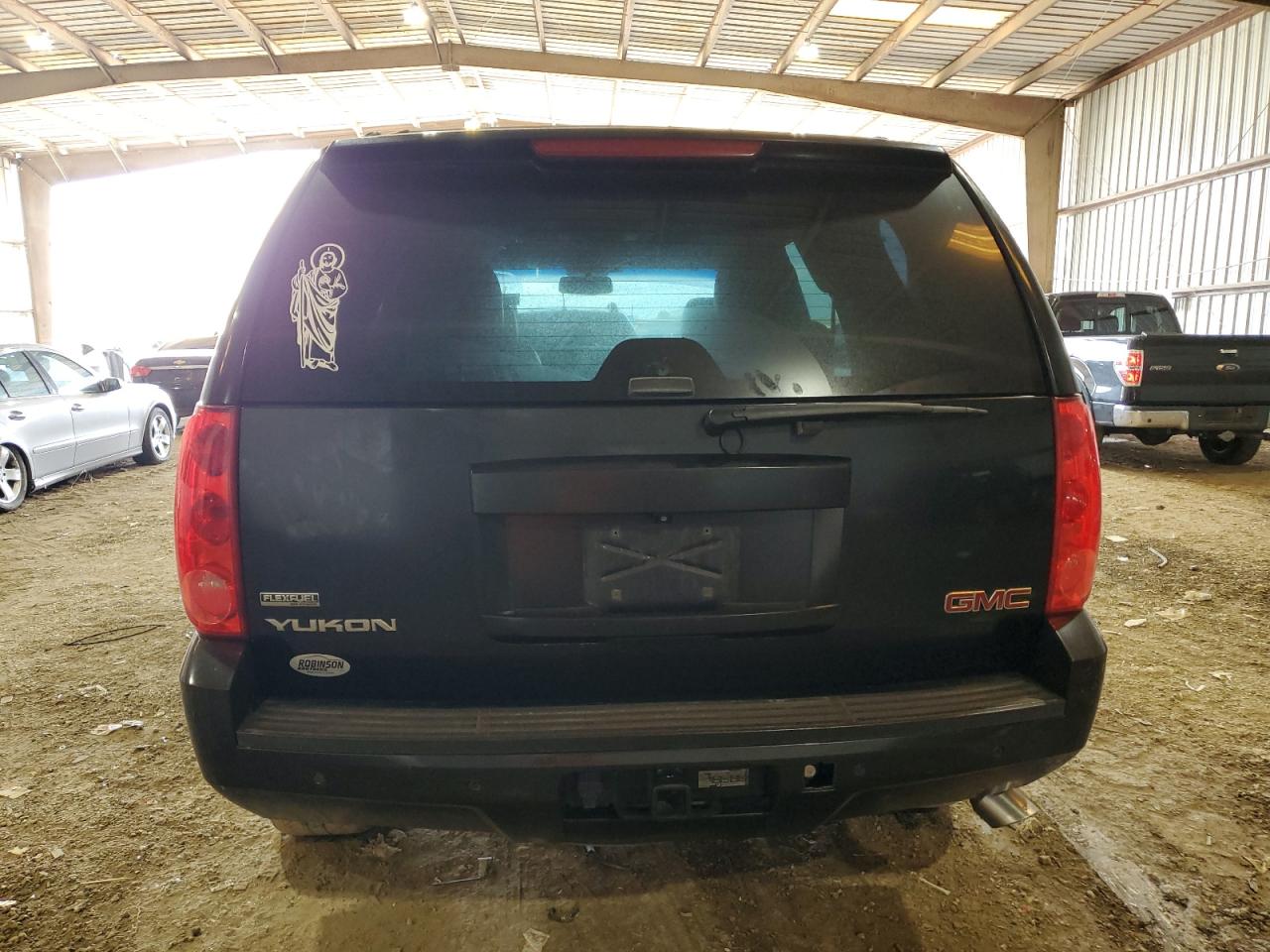 1GKS1CE06BR146275 2011 GMC Yukon Slt