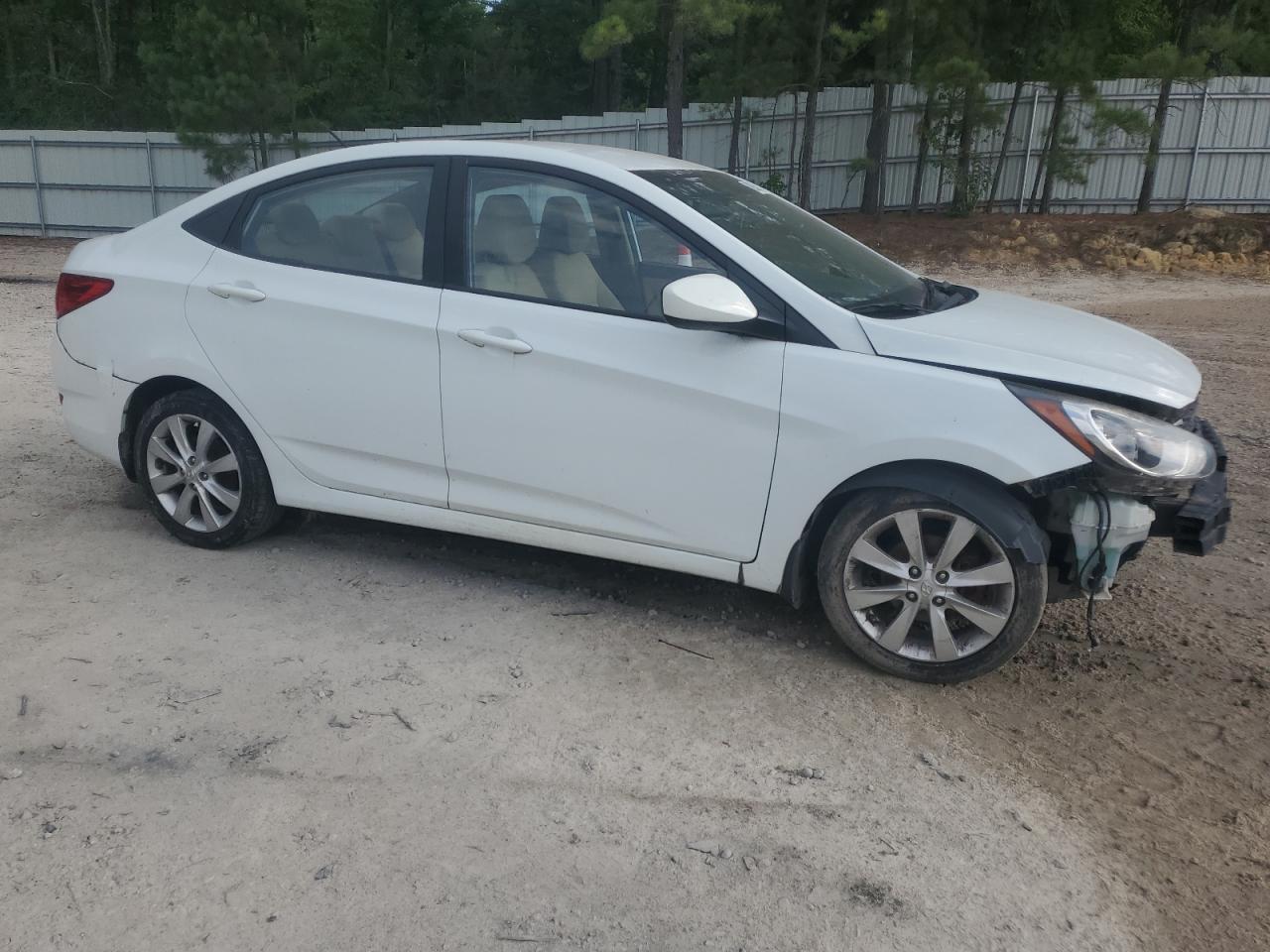 KMHCU4AE6DU423176 2013 Hyundai Accent Gls