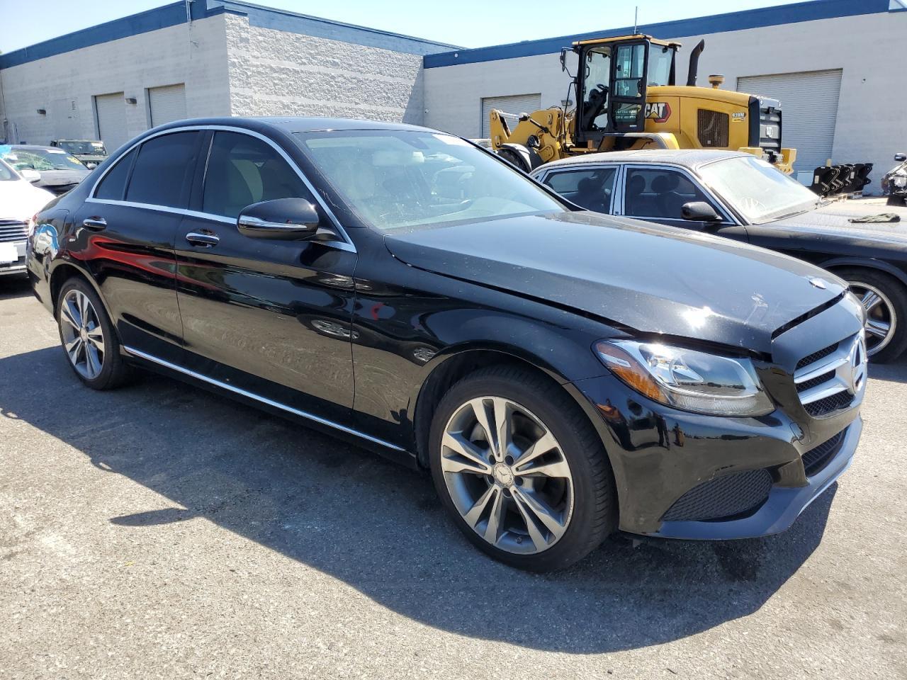 2015 Mercedes-Benz C 300 4Matic vin: 55SWF4KB9FU014518