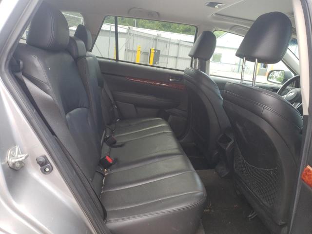 2011 Subaru Outback - Image 11