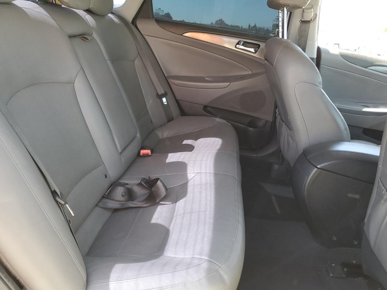 KMHEC4A42EA107165 2014 Hyundai Sonata Hybrid