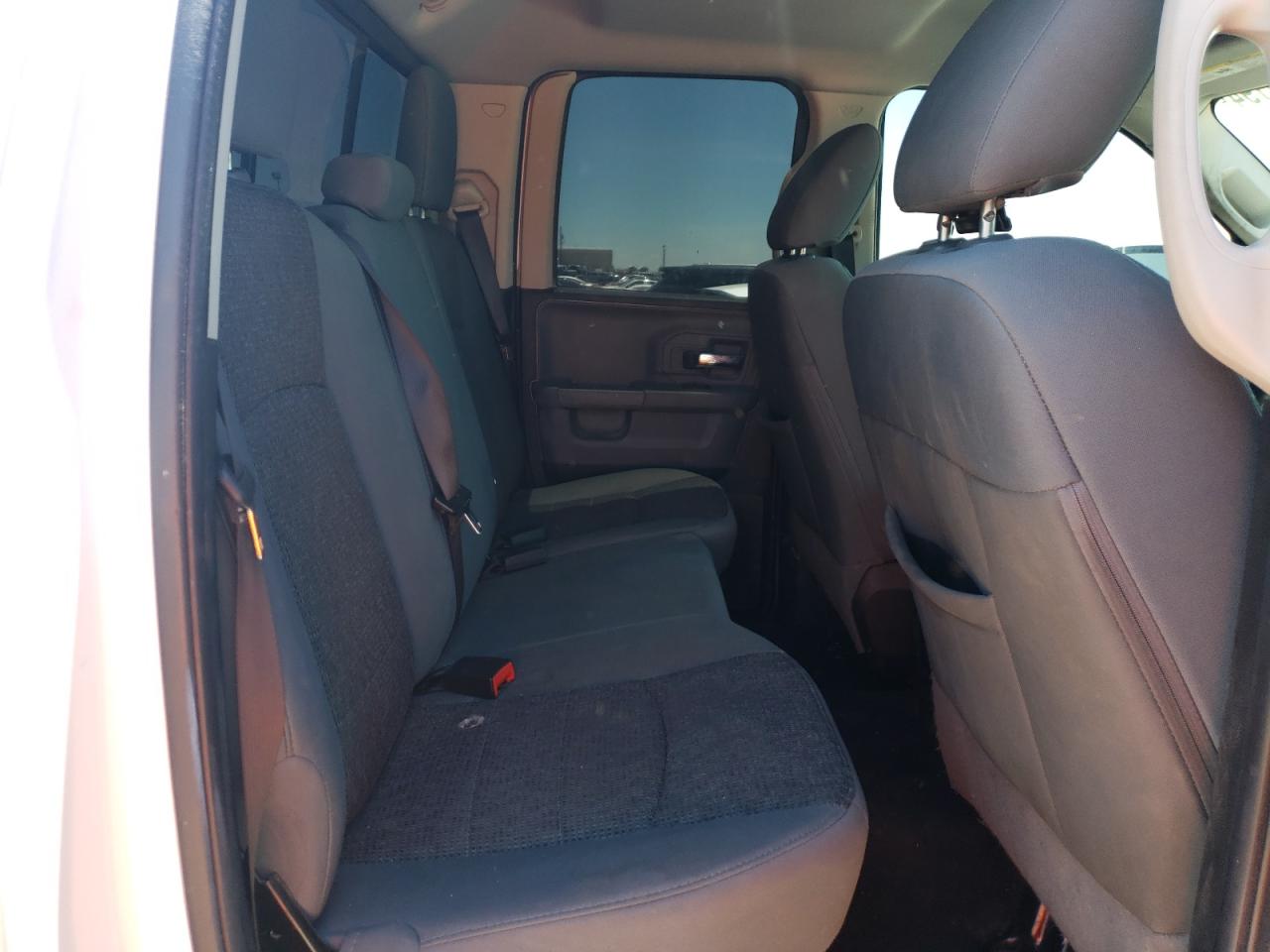 1C6RR7GT4HS569379 2017 Ram 1500 Slt