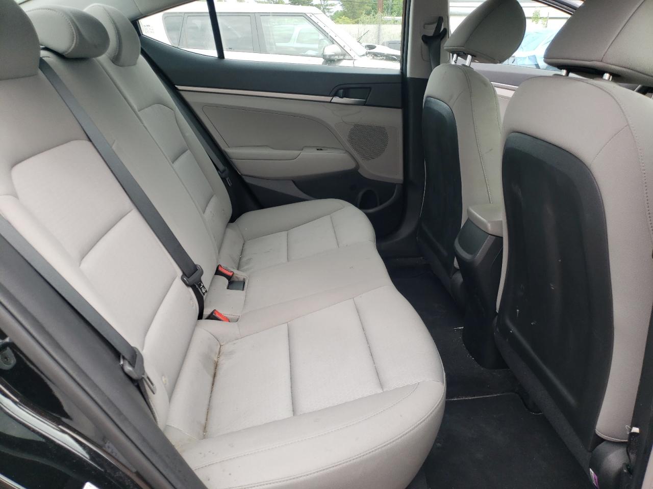 2018 Hyundai Elantra Se vin: KMHD74LF0JU577413