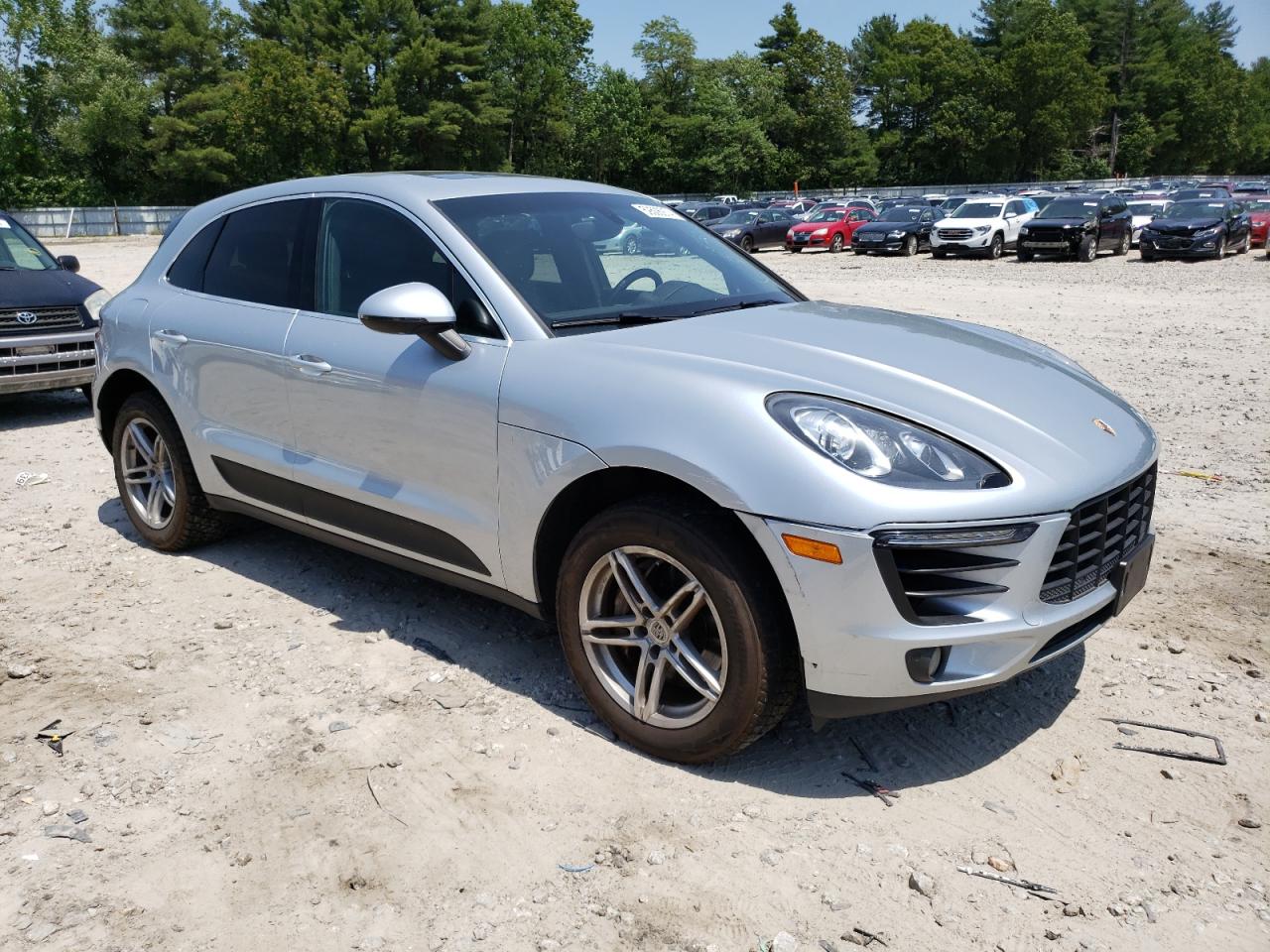 2015 Porsche Macan S vin: WP1AB2A54FLB51188