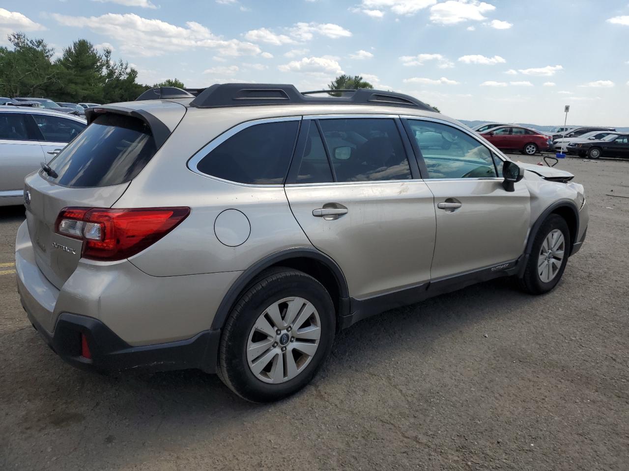 4S4BSADC2J3379172 2018 Subaru Outback 2.5I Premium