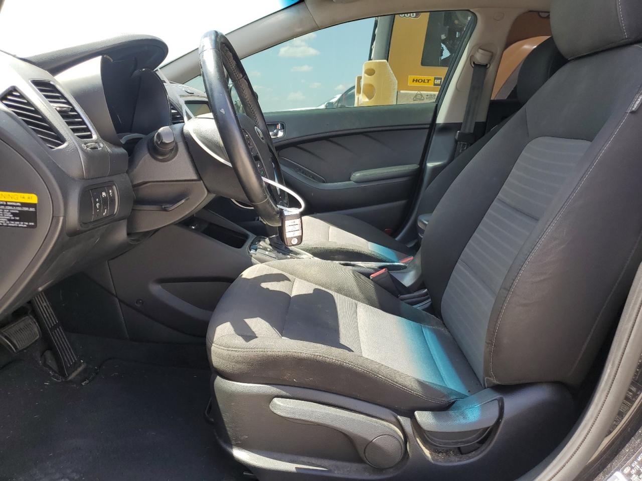 3KPFL4A76HE038422 2017 Kia Forte Lx