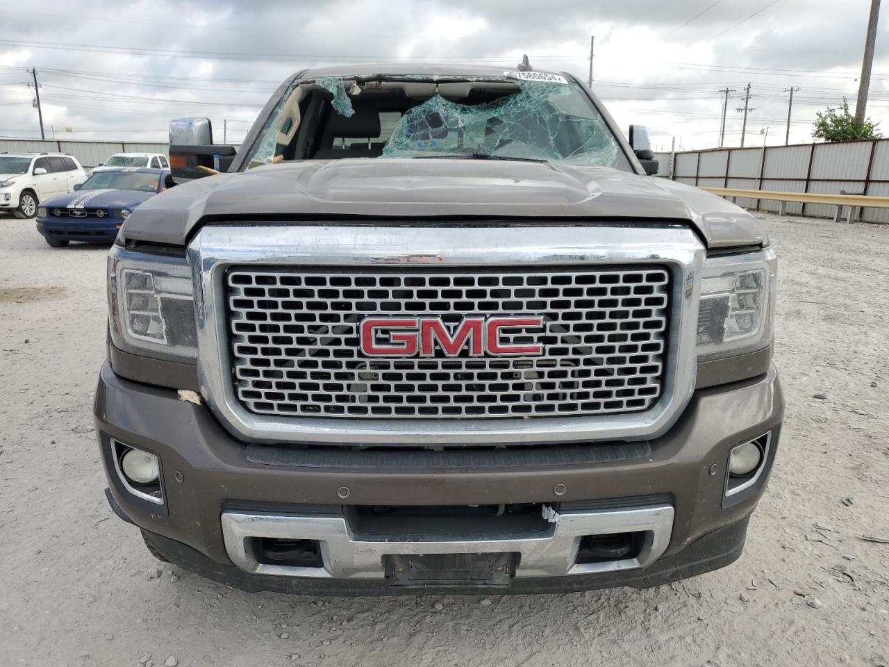 1GT120E87FF549908 2015 GMC Sierra K2500 Denali