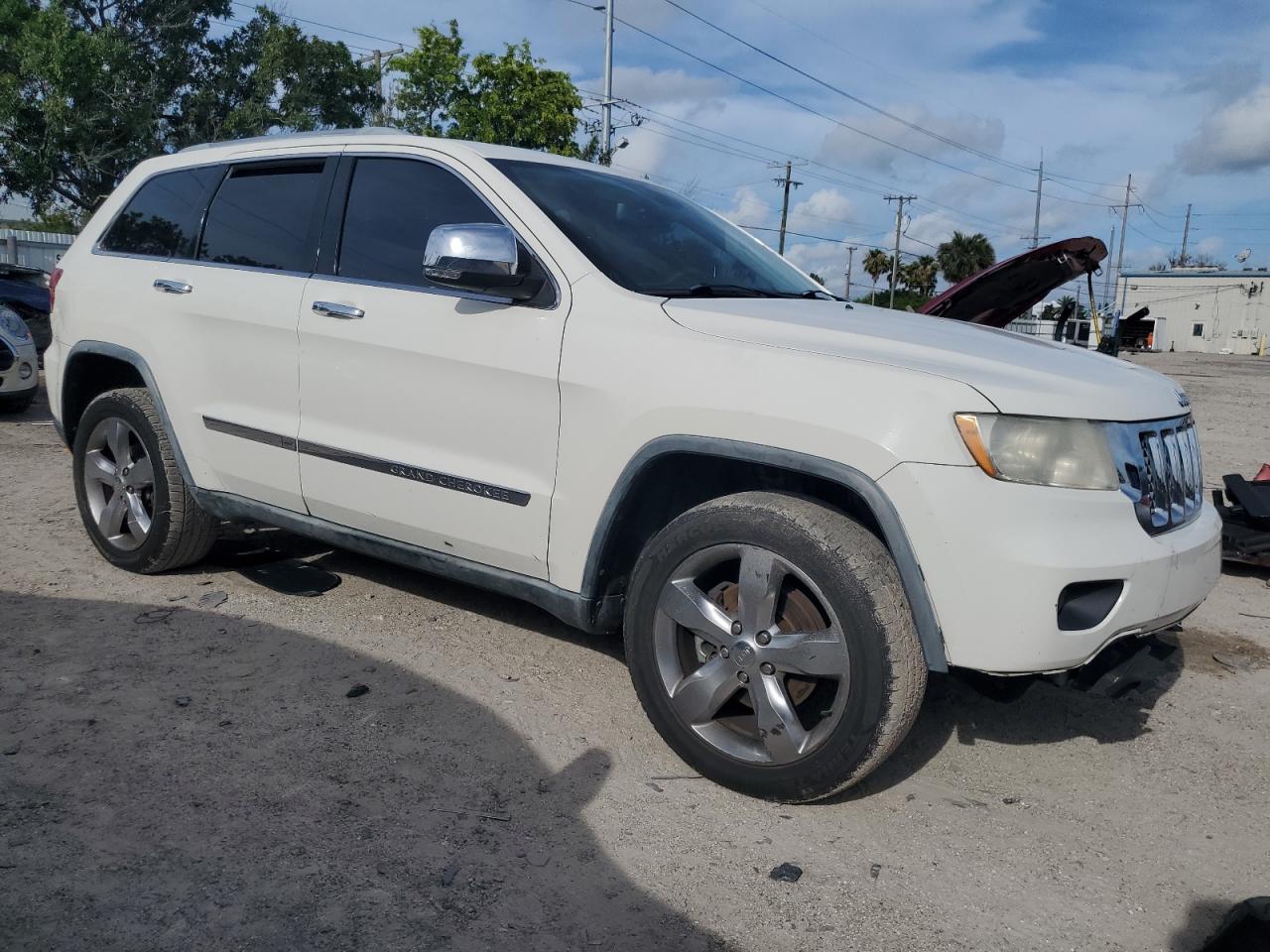 1J4RS6GG4BC745790 2011 Jeep Grand Cherokee Overland