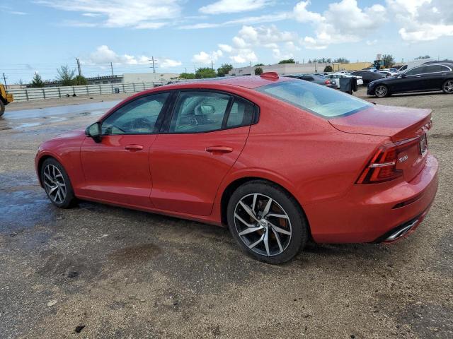 7JRL12FZ9NG162348 2022 Volvo S60 B5 Momentum