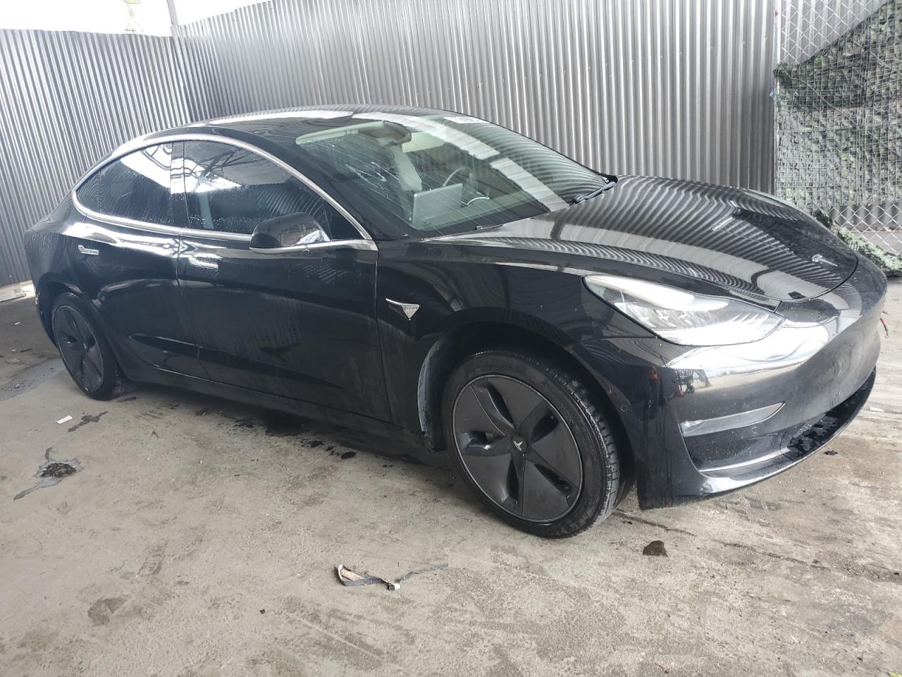 2018 Tesla Model 3 vin: 5YJ3E1EA8JF173175