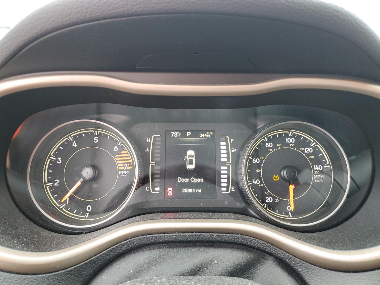 1C4PJLCB5JD524863 2018 Jeep Cherokee Latitude