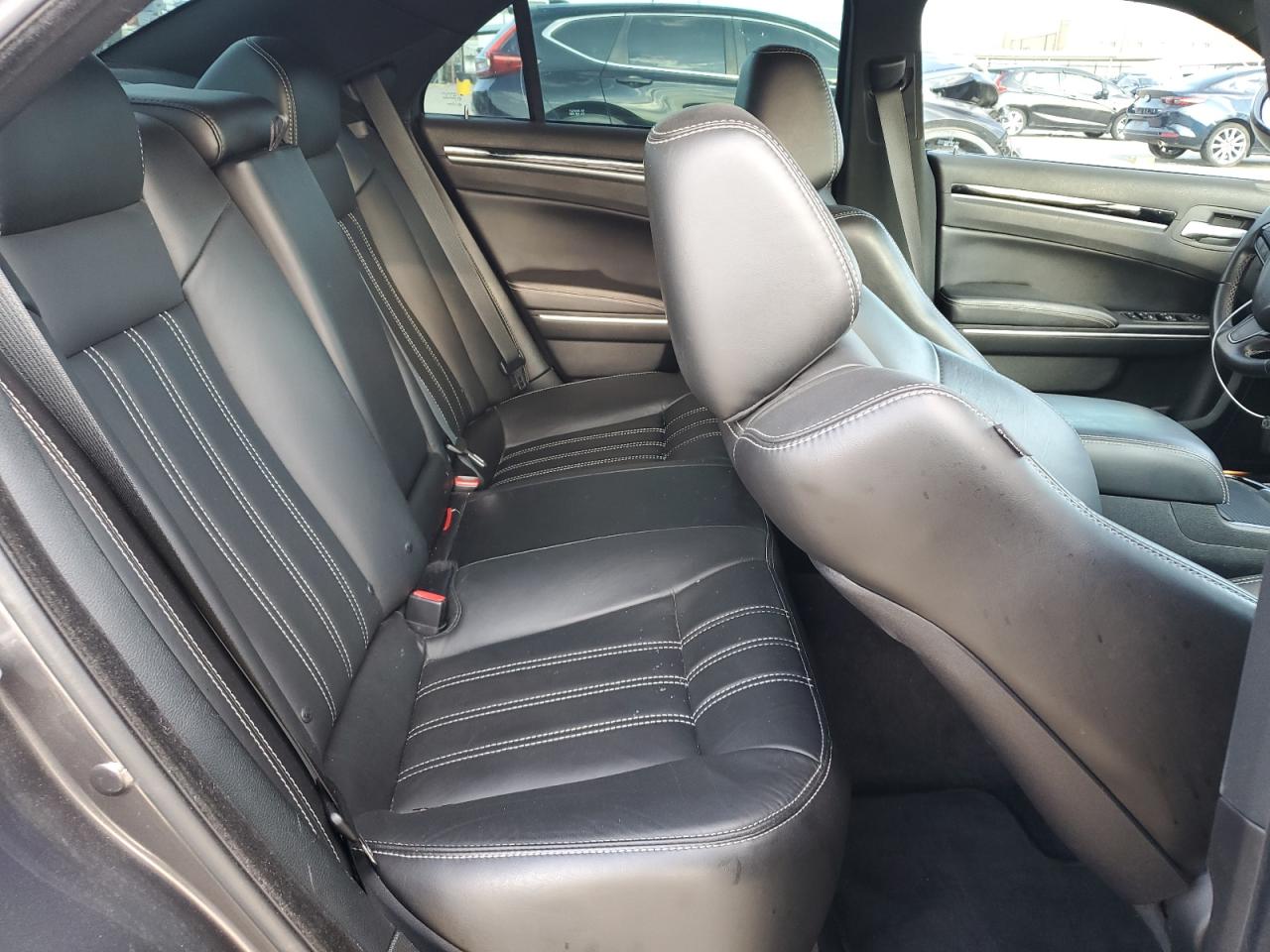 2C3CCABG9JH283553 2018 Chrysler 300 S