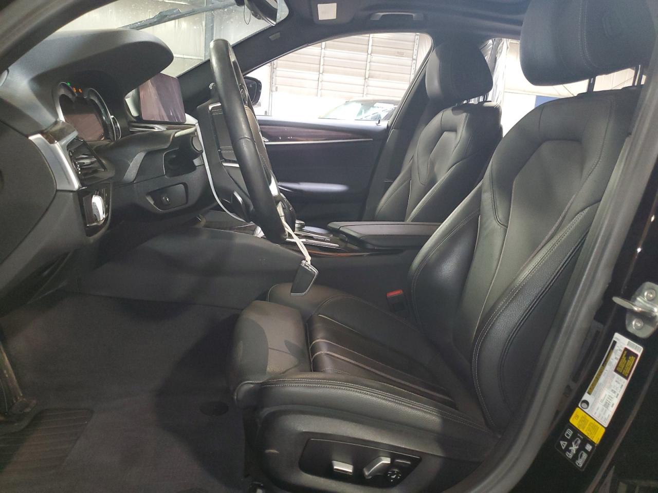 WBAJE7C58KWW13583 2019 BMW 540 Xi