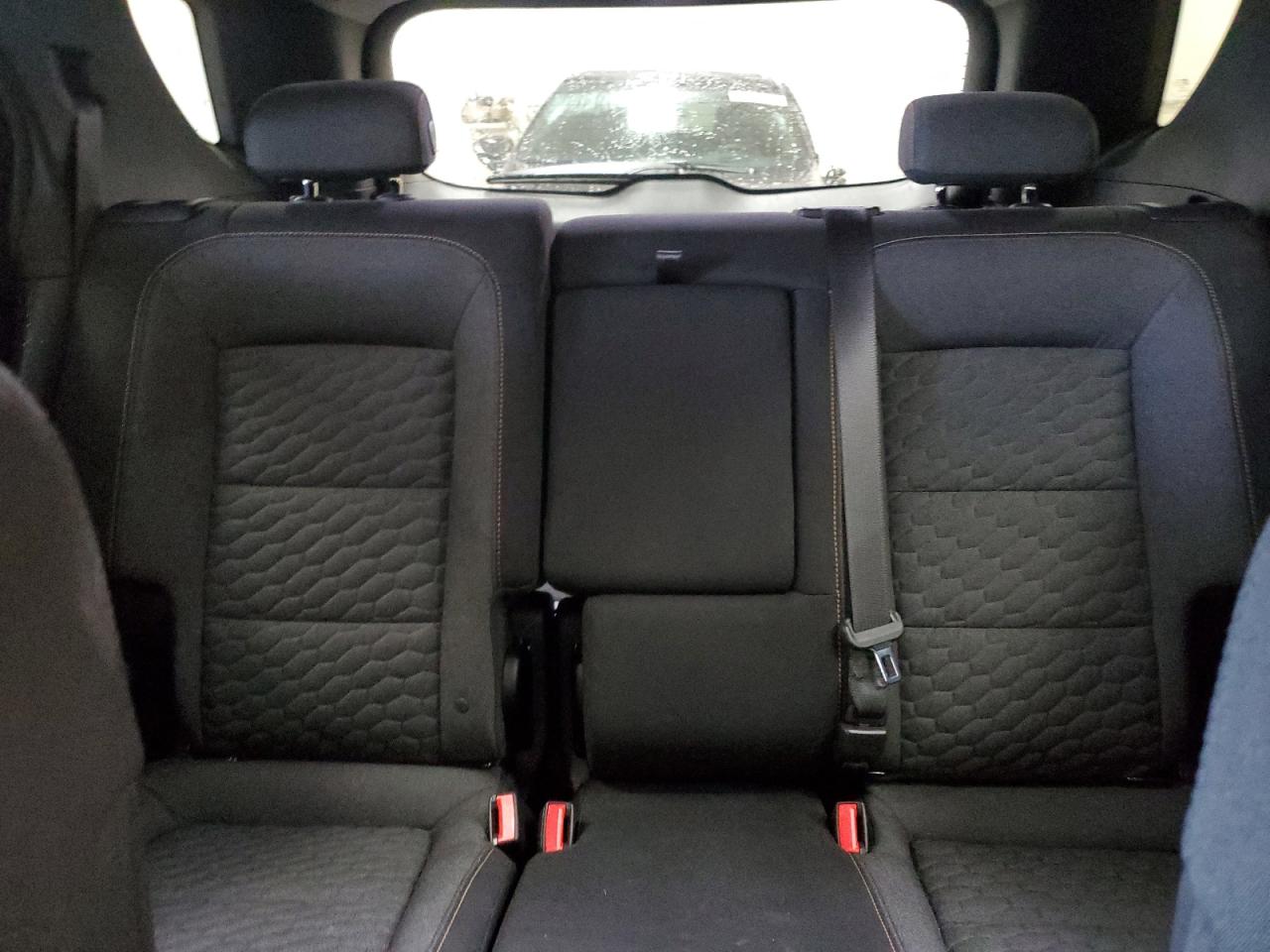 2GNAXJEV0J6184043 2018 Chevrolet Equinox Lt