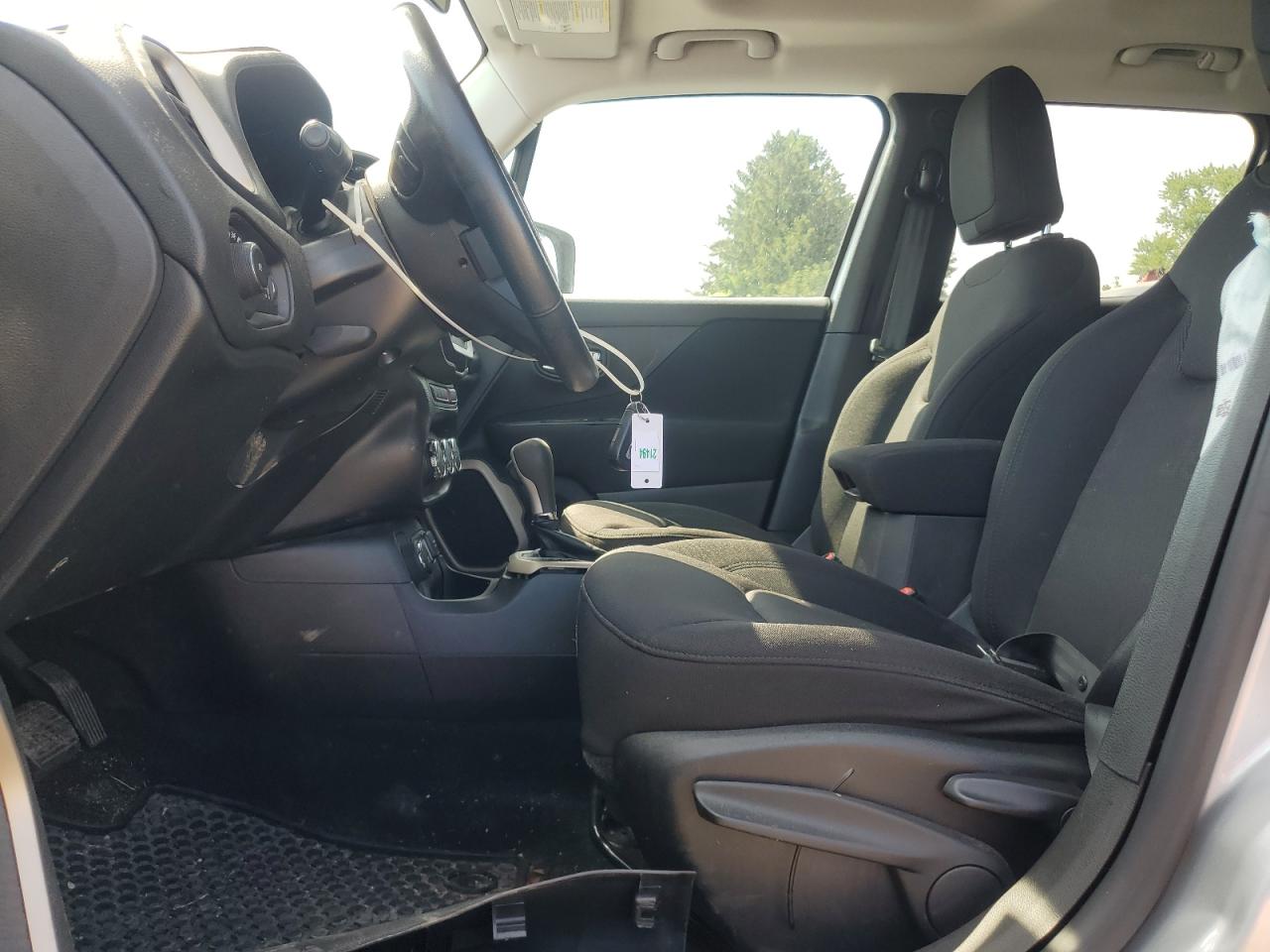 ZACCJBBT1GPE38270 2016 Jeep Renegade Latitude