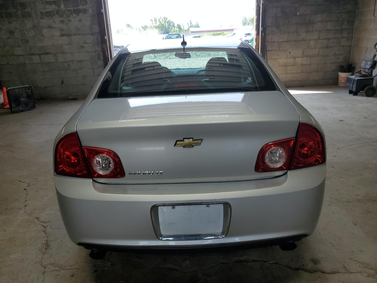 1G1ZD5E79AF318723 2010 Chevrolet Malibu 2Lt