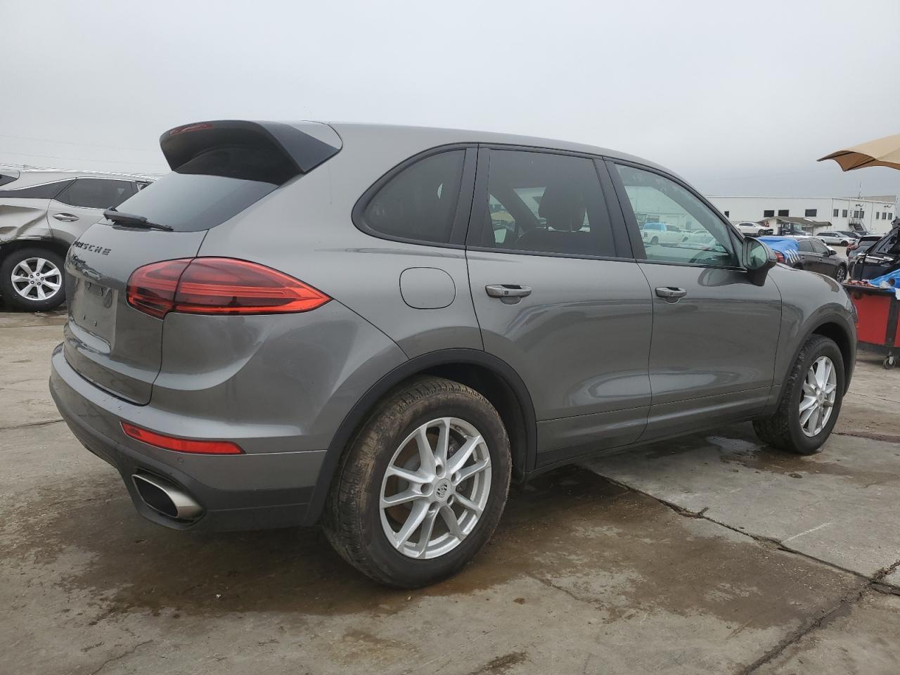 2016 Porsche Cayenne vin: WP1AA2A21GKA11194