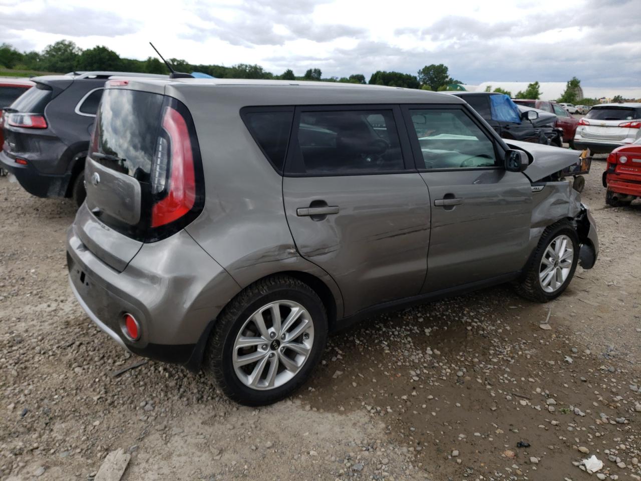 KNDJP3A59J7555940 2018 Kia Soul +