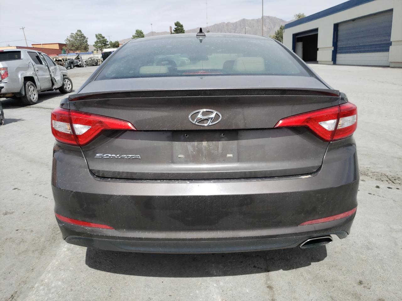 5NPE24AF2FH166977 2015 Hyundai Sonata Se