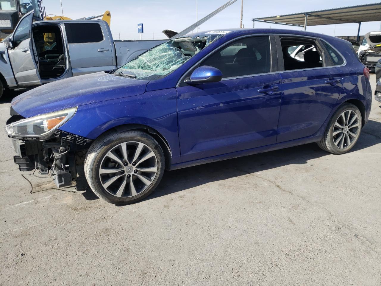 2019 Hyundai Elantra Gt vin: KMHH35LE2KU090726