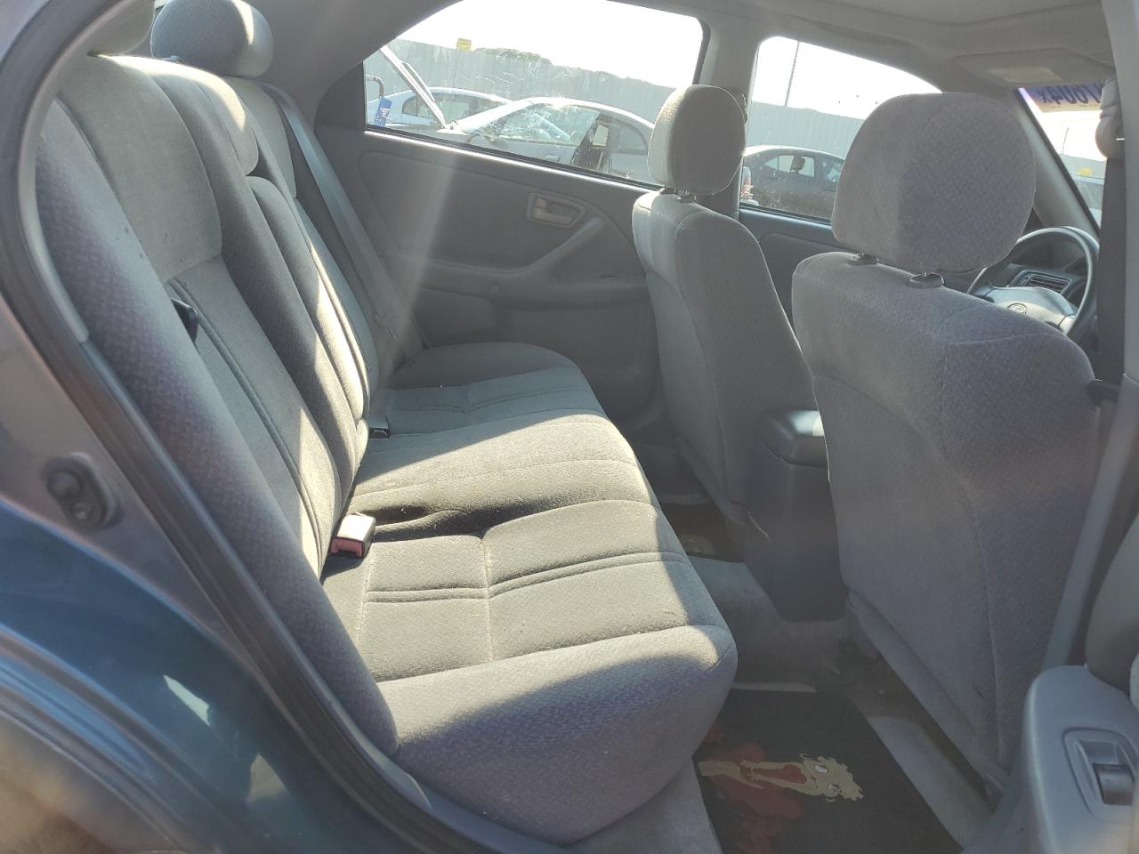 4T1BF22K0YU935097 2000 Toyota Camry Le