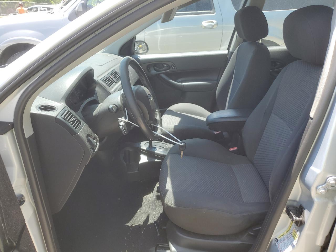 1FAHP37N46W210145 2006 Ford Focus Zx5