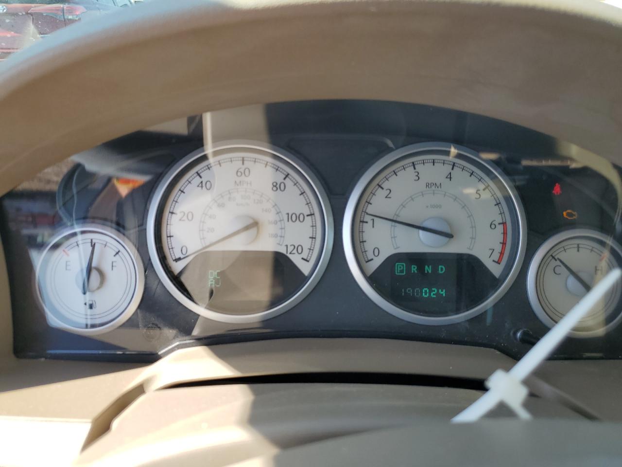 2A8HR64X08R663176 2008 Chrysler Town & Country Limited