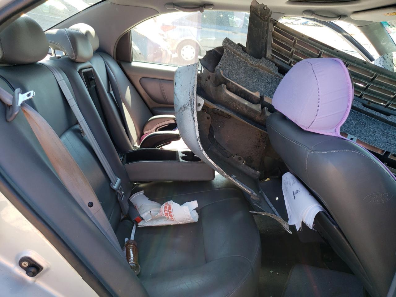 KNAGD124815055600 2001 Kia Optima Magentis